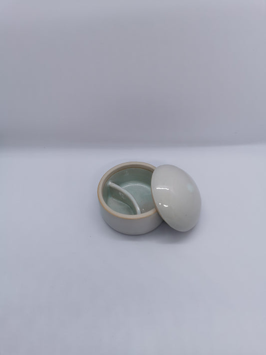 Lille smykkeskrin med ruminddeling