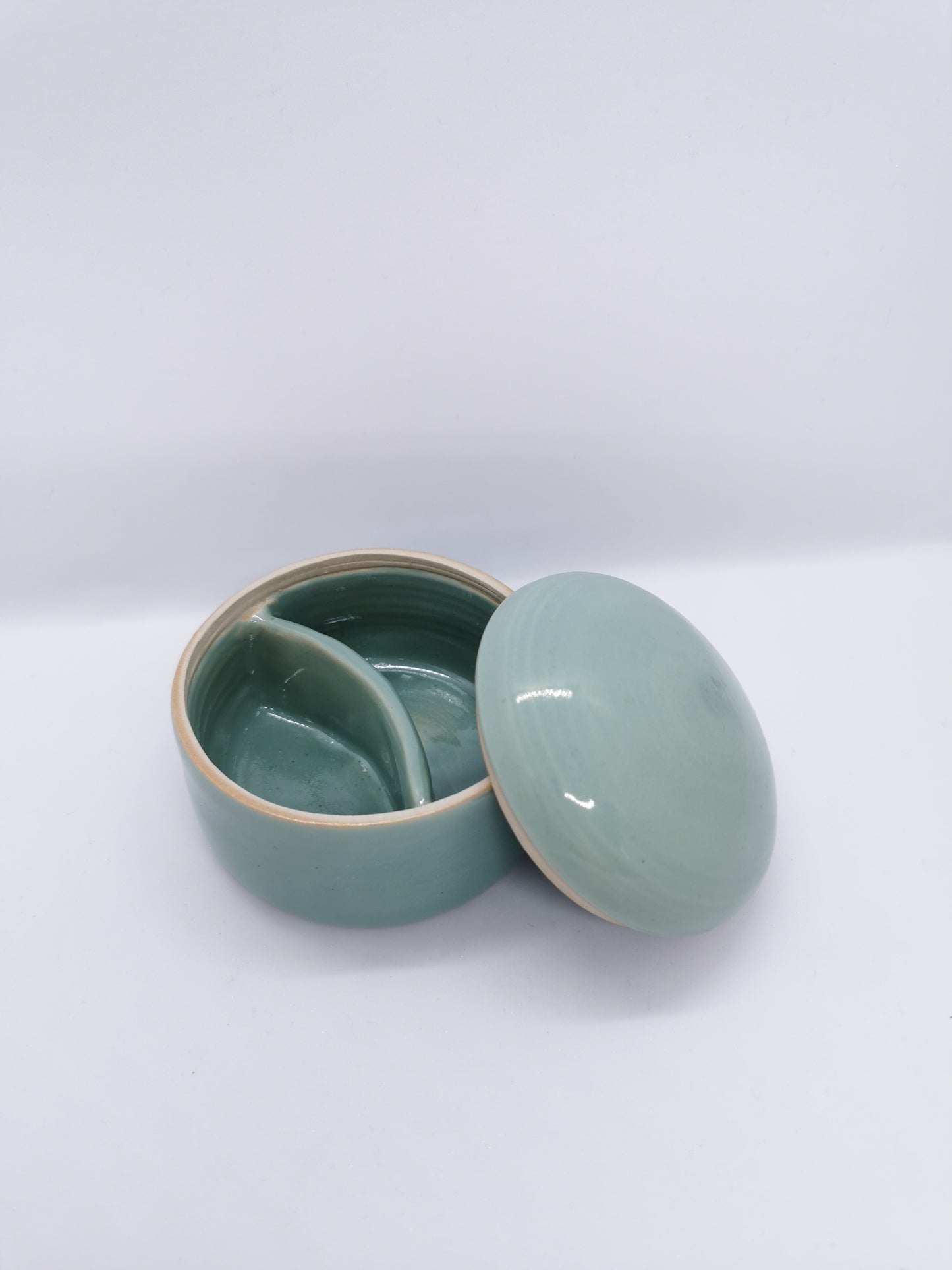 Mellem smykkeskrin med ruminddeling