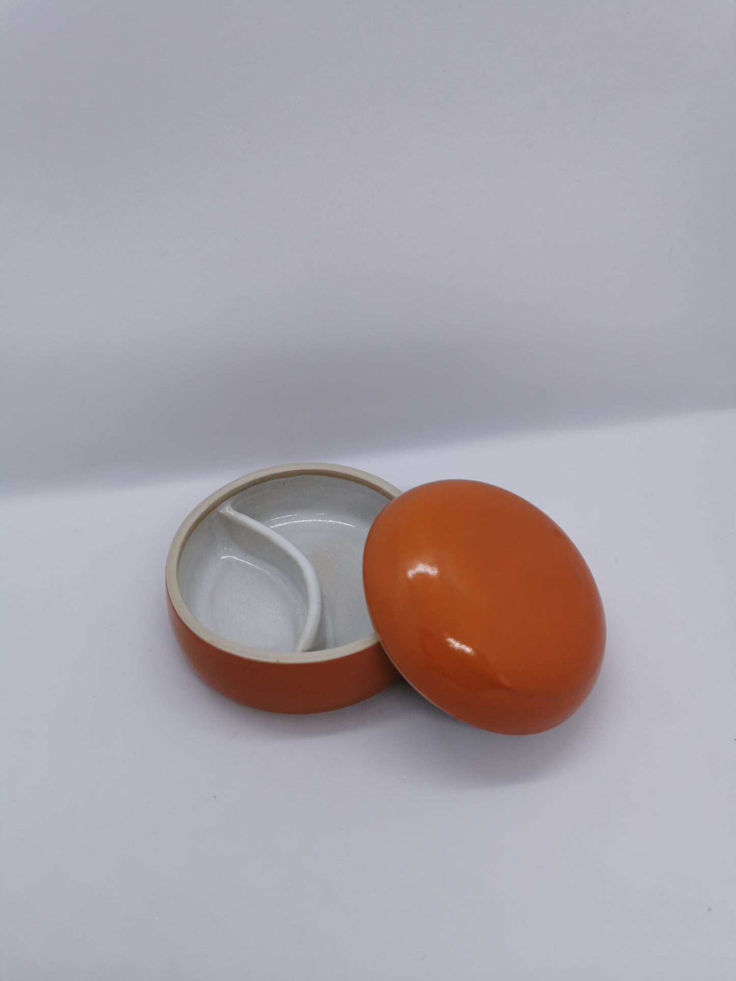 Mellem smykkeskrin med ruminddeling