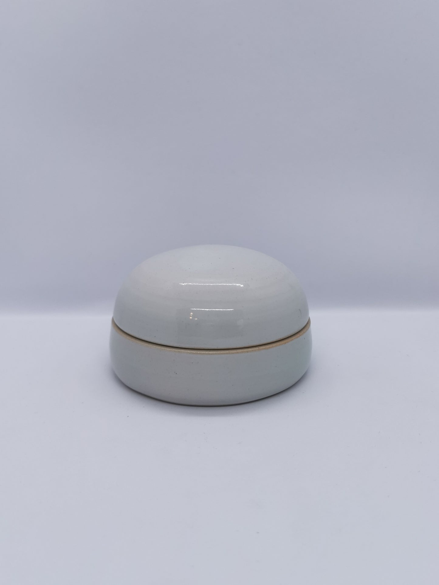 Stor smykkeskrin med halskæde krog